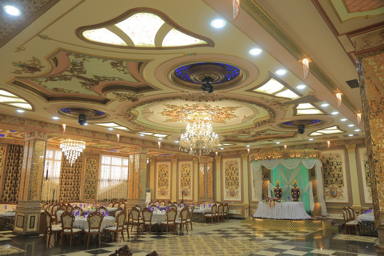 Акцент на металликах! Всё о золотой краске для интерьера и экстерьера Броско Металлик